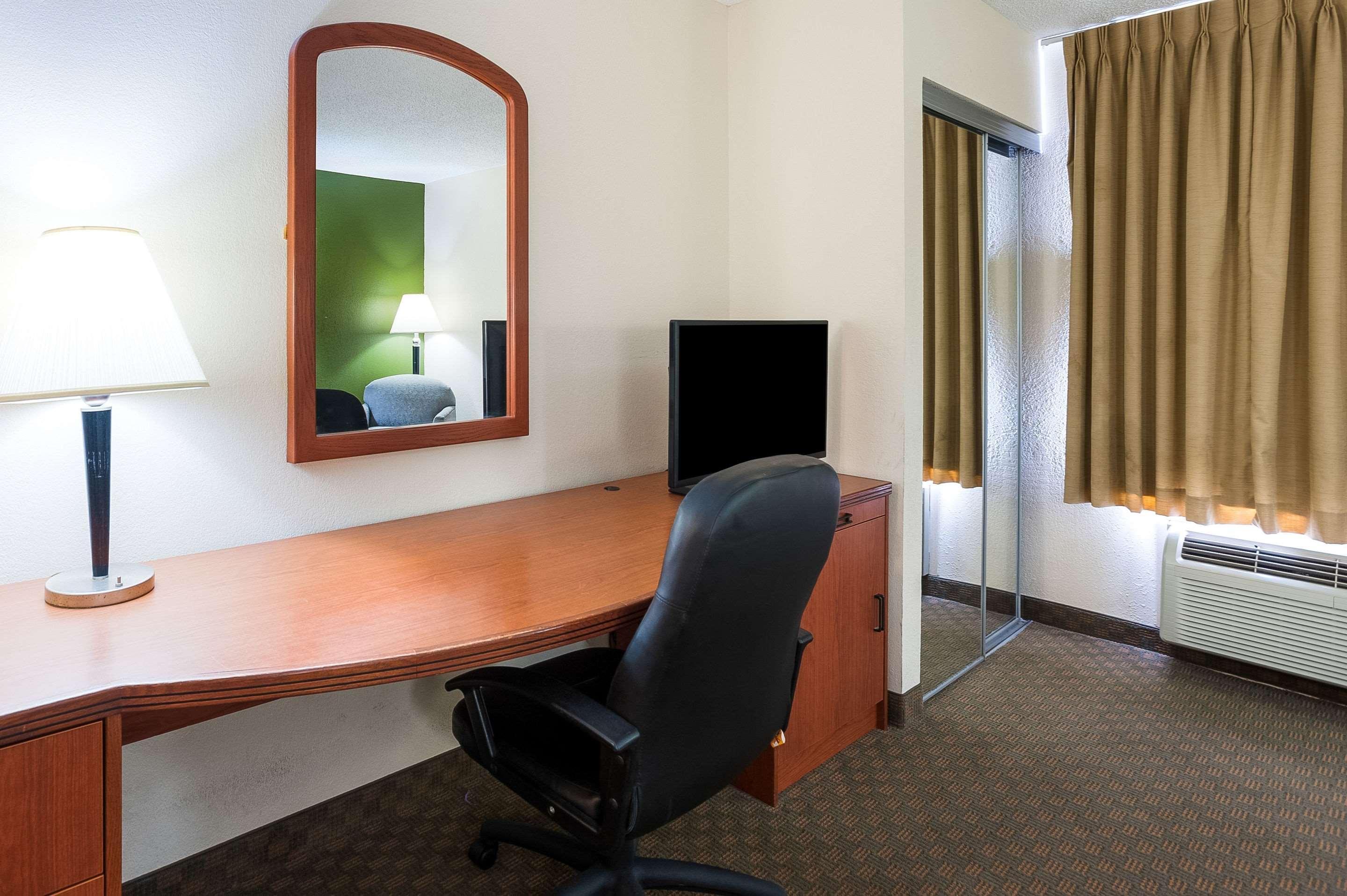 Quality Inn & Suites Lake Charles South Ngoại thất bức ảnh